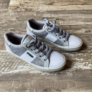 NWOT Guess Loven3 Silver and White Glitter Sneakers 7.5